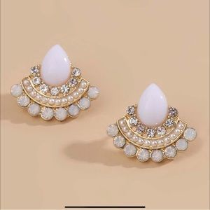 Faux Pearl Rhinestone Fan Earring Set